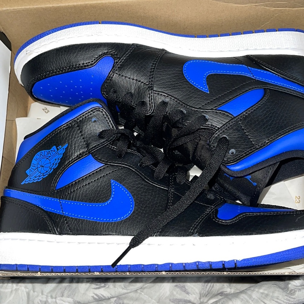 Air Jordan 1 MID